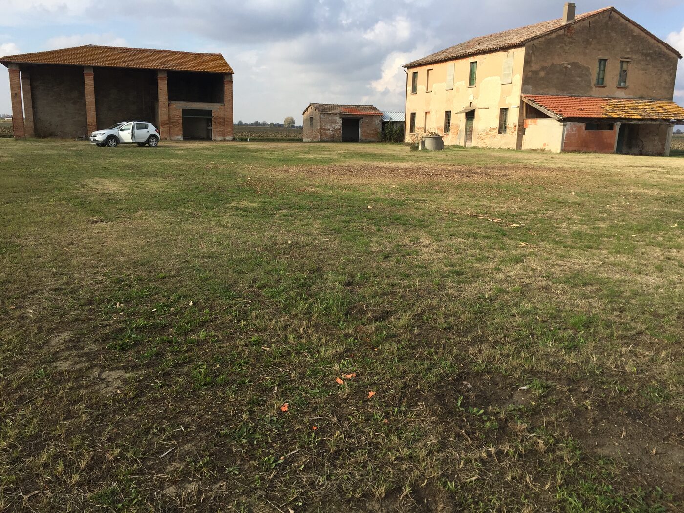 Casa colonica romagnola con capannone e locale servizi, Filetto Ravenna
